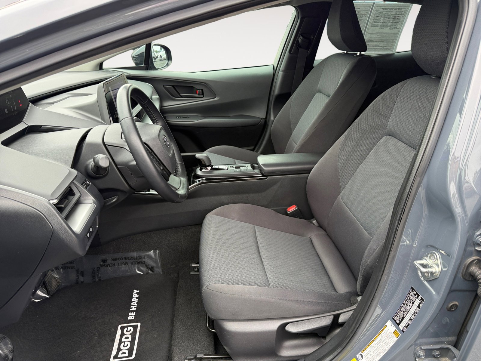 2023 Toyota Prius LE photo 10