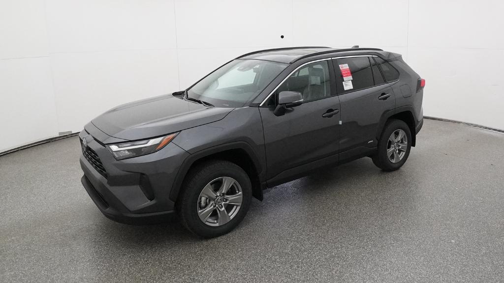 2025 Toyota RAV4 XLE's photo