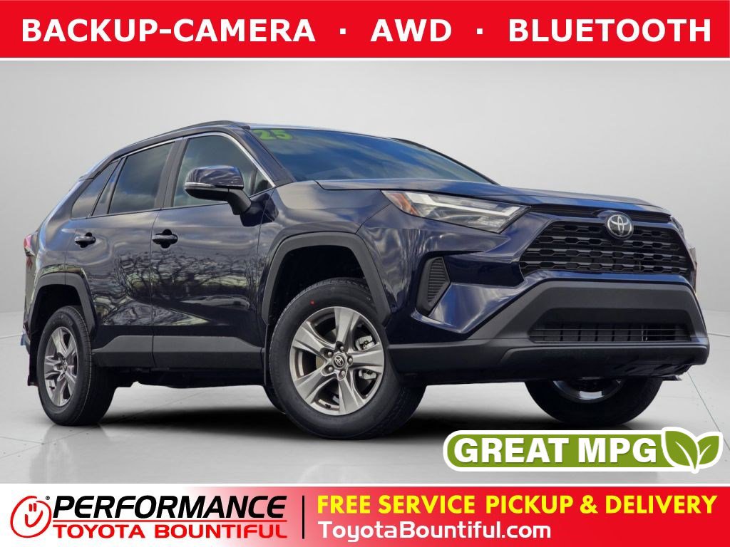 2025 Toyota RAV4 XLE's photo