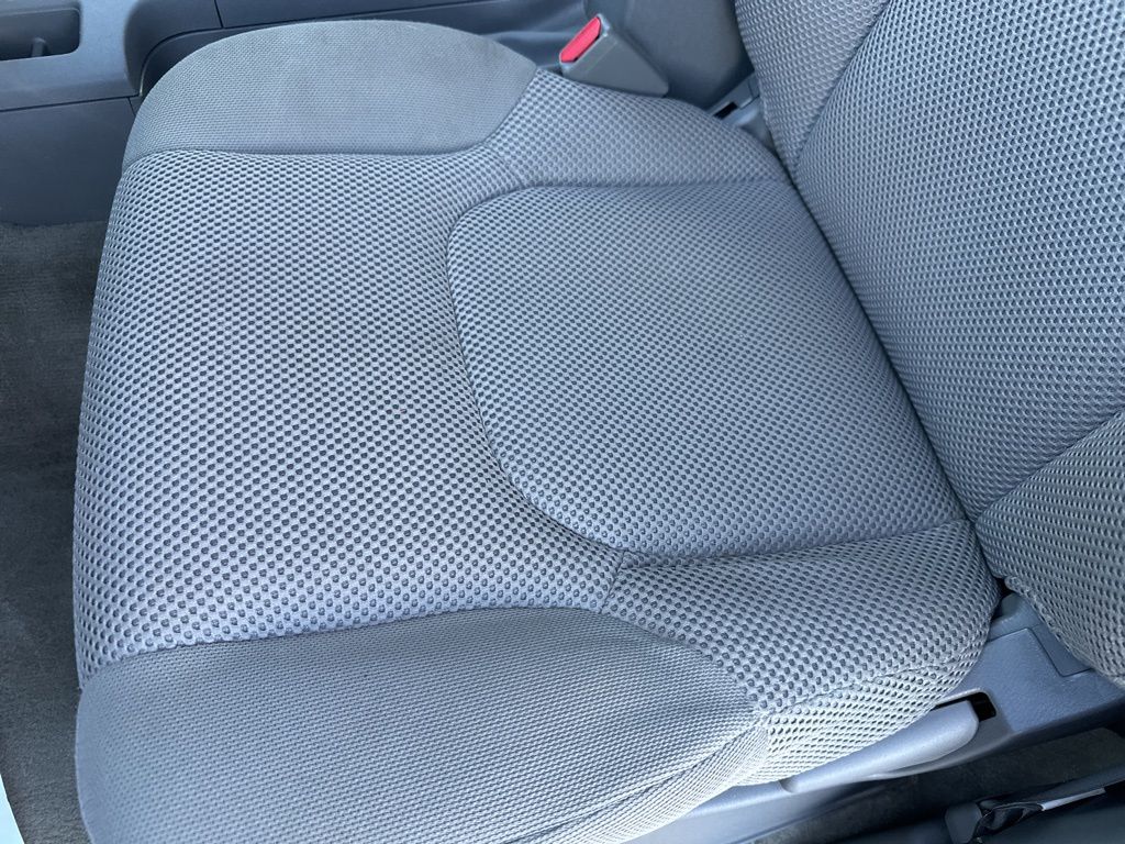 2015 Nissan Frontier SV photo 4