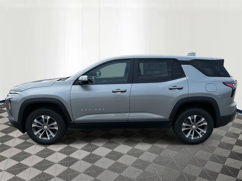 2026 Chevrolet Equinox LT photo 2