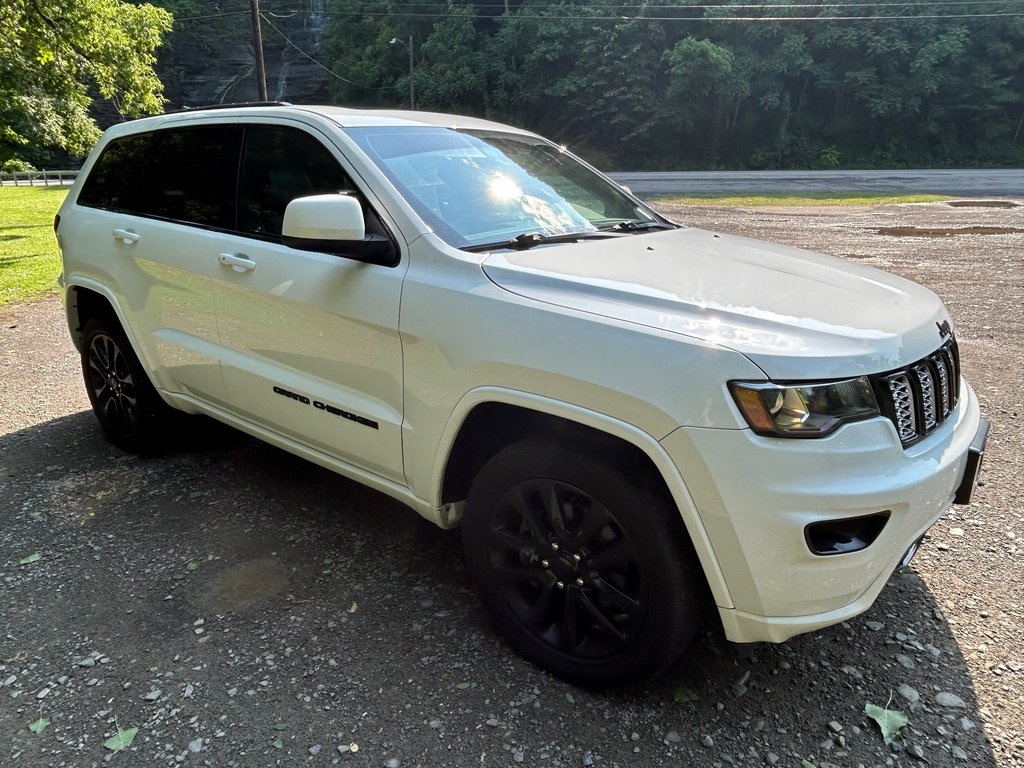 2021 Jeep Grand Cherokee Laredo X photo 6