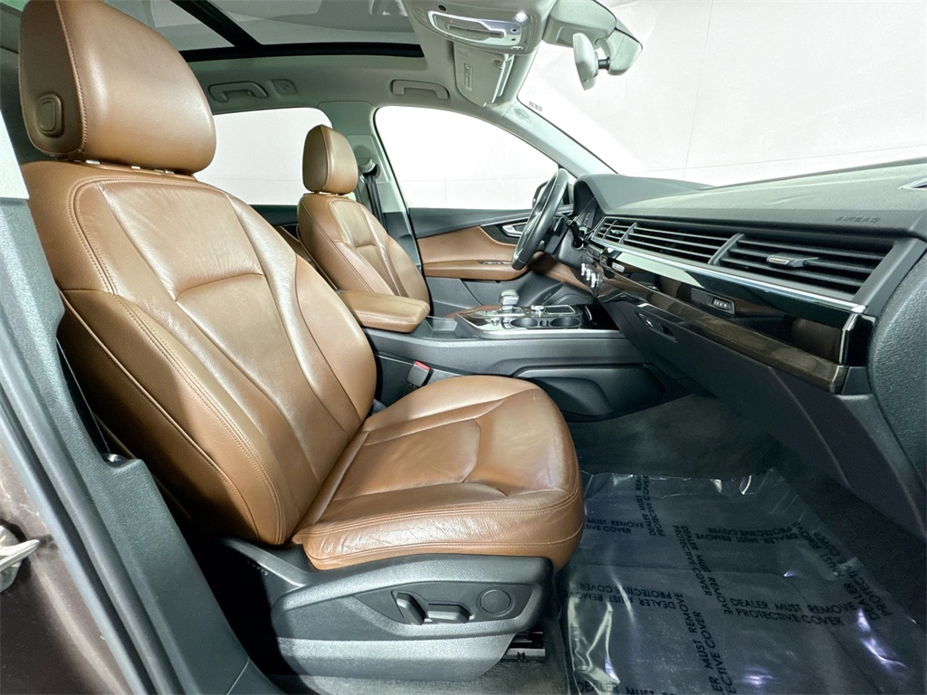 2017 Audi Q7 3.0T Premium Plus photo 9