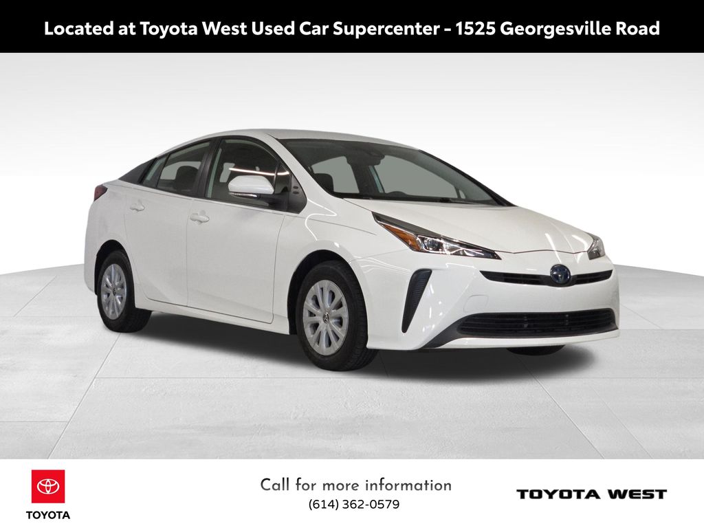 2019 Toyota Prius L photo 3
