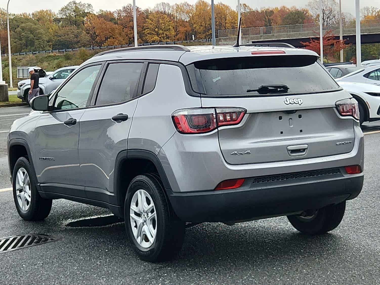 2018 Jeep Compass Sport photo 2