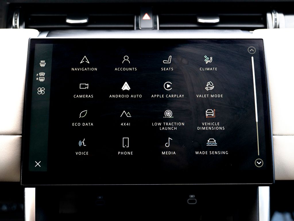 2024 Land Rover Discovery Sport S photo 22