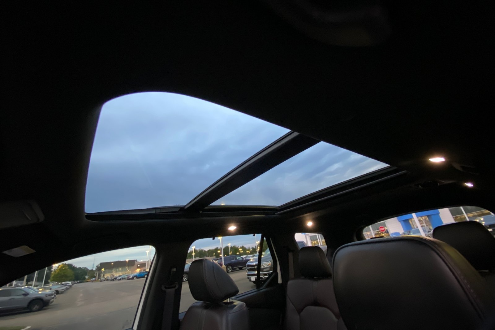 2025 Honda Pilot Black Edition photo 18