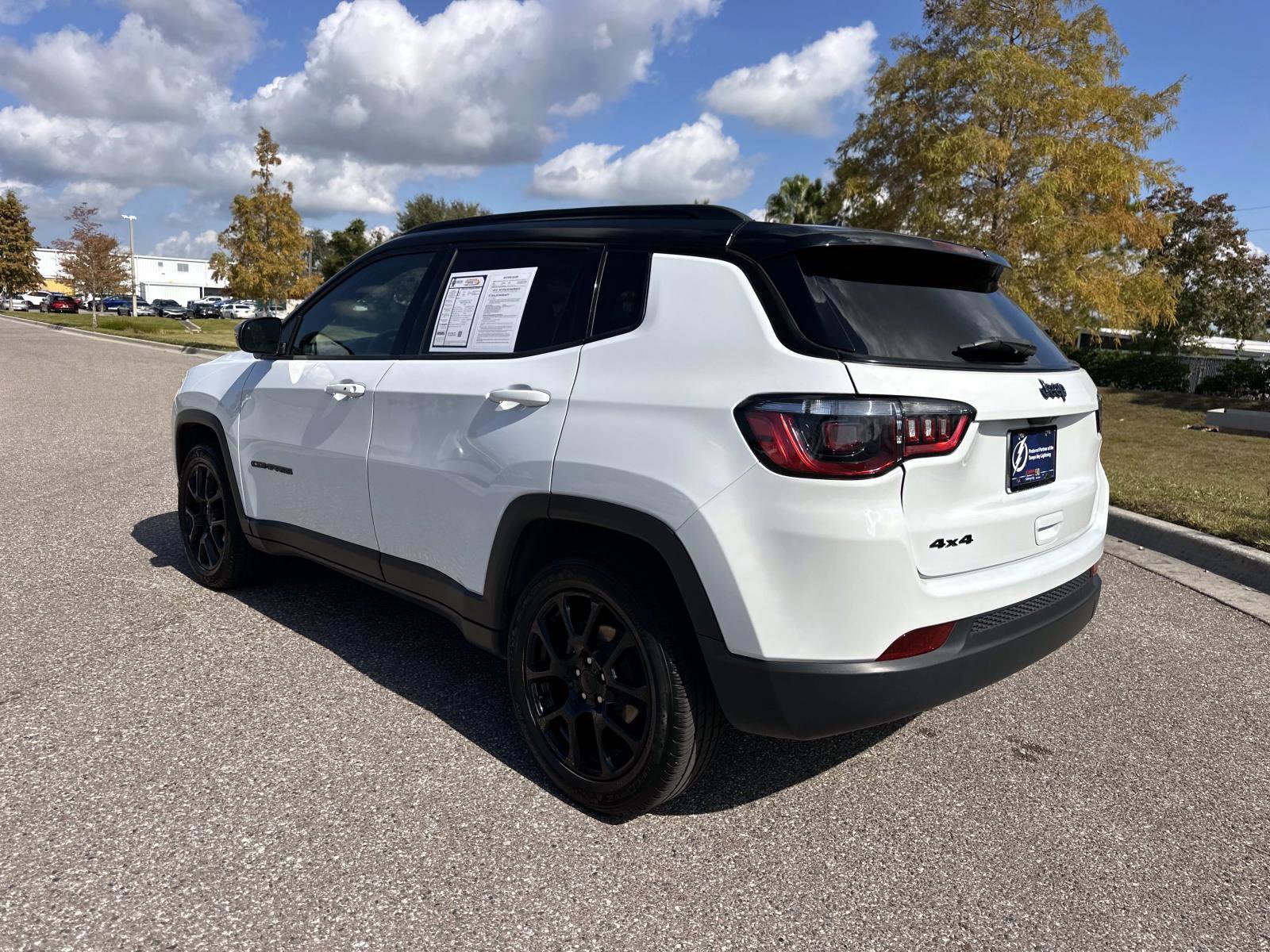 2022 Jeep Compass Altitude photo 2