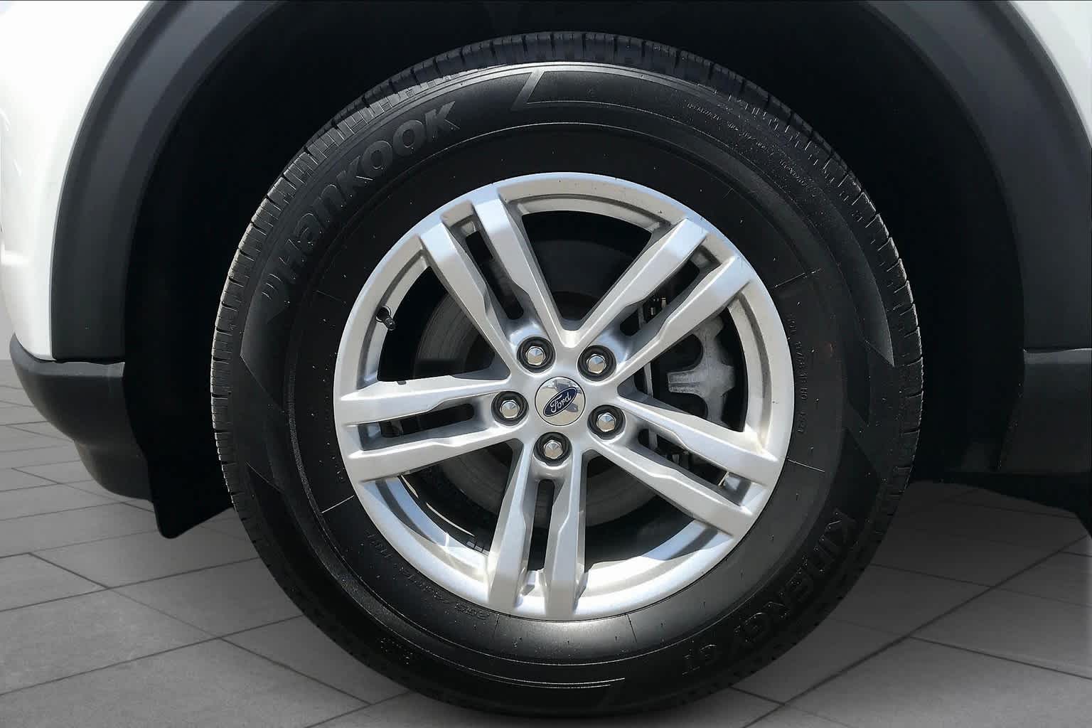 2022 Ford Explorer XLT photo 6