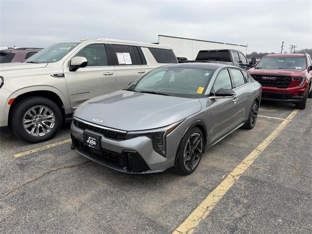 2025 Kia K4 GT-Line's photo