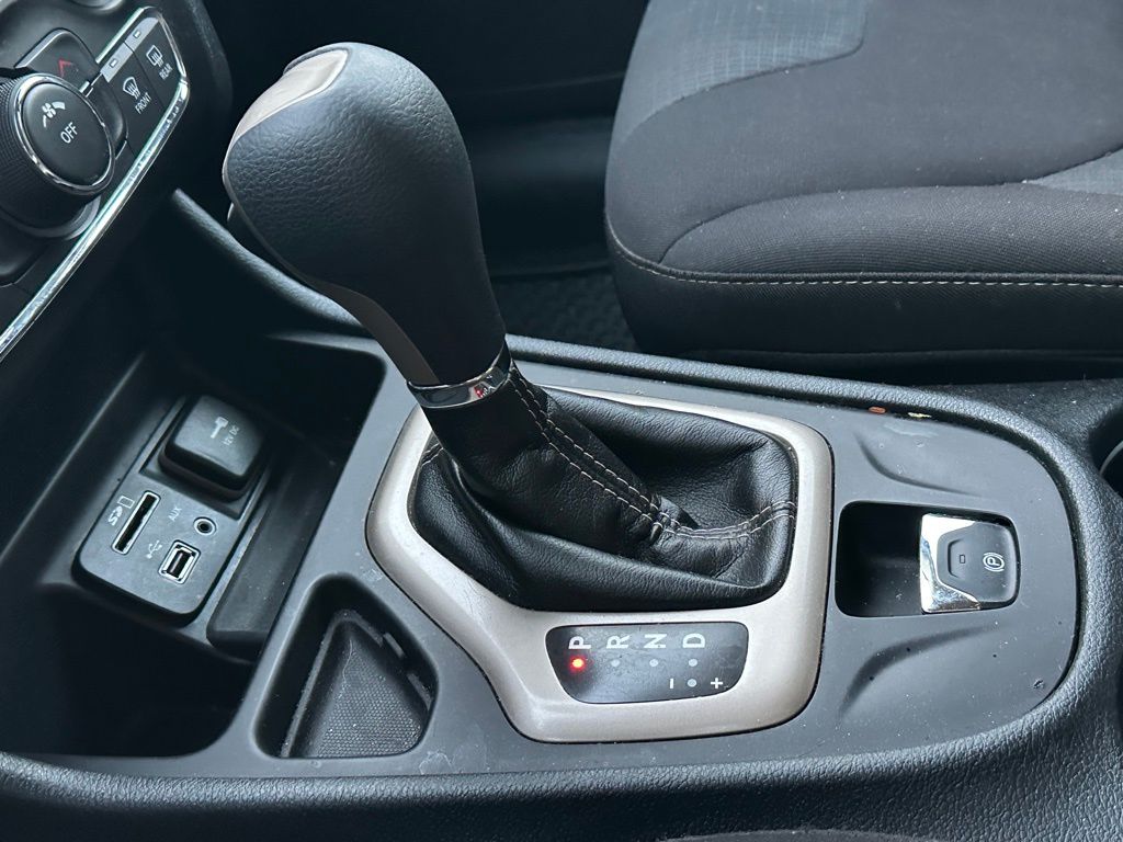 2016 Jeep Cherokee Latitude photo 15