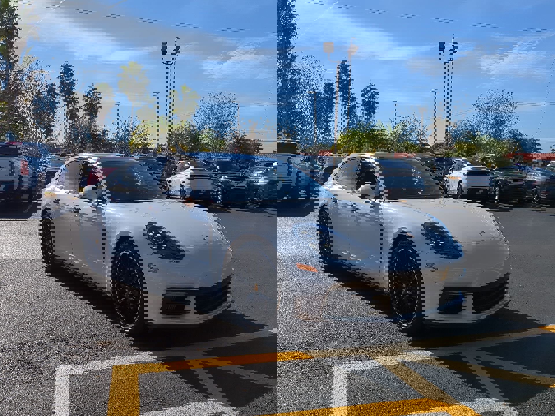 2018 Porsche Panamera 4S's photo