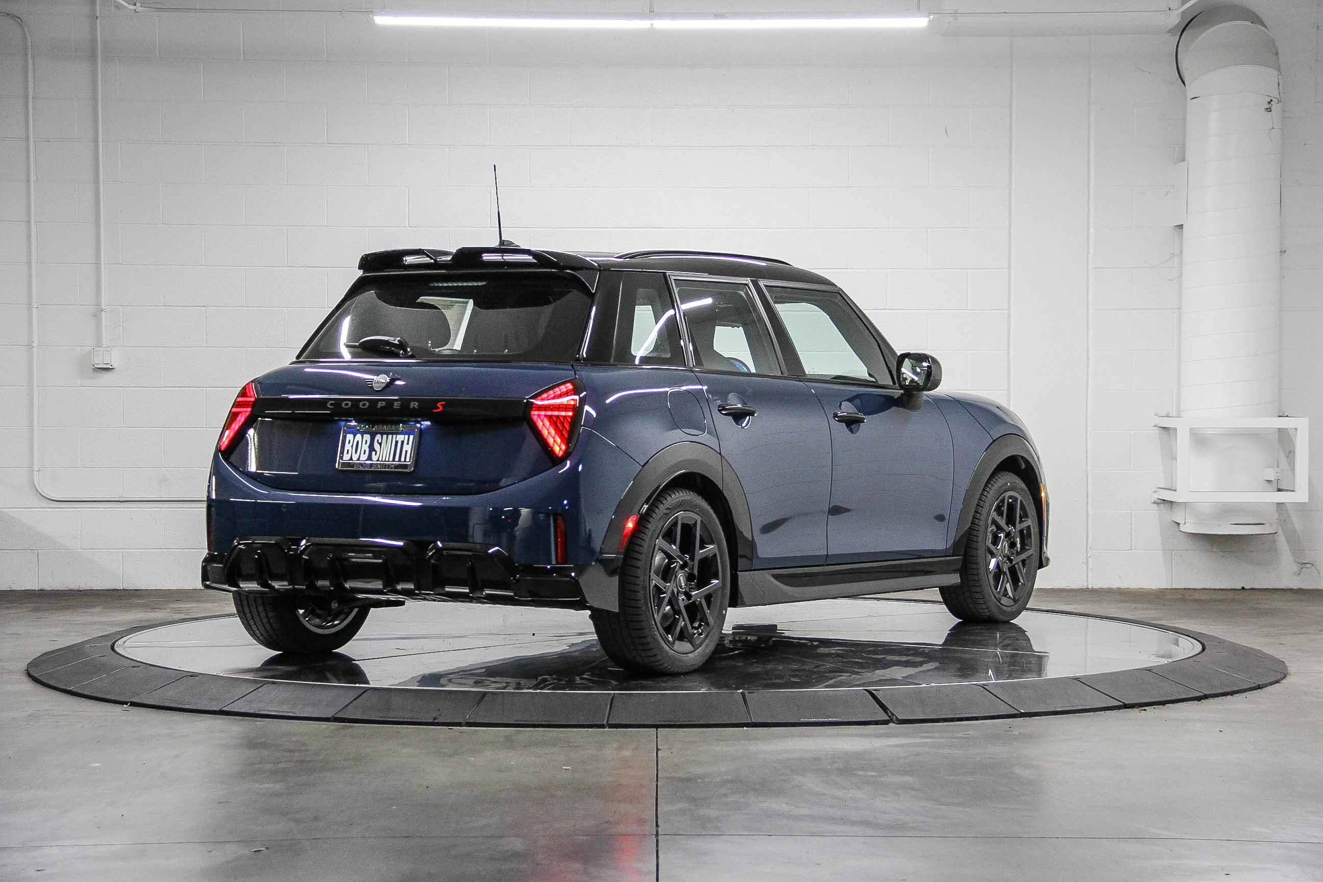 2026 Mini Cooper Hardtop S 4 Door Iconic photo 6