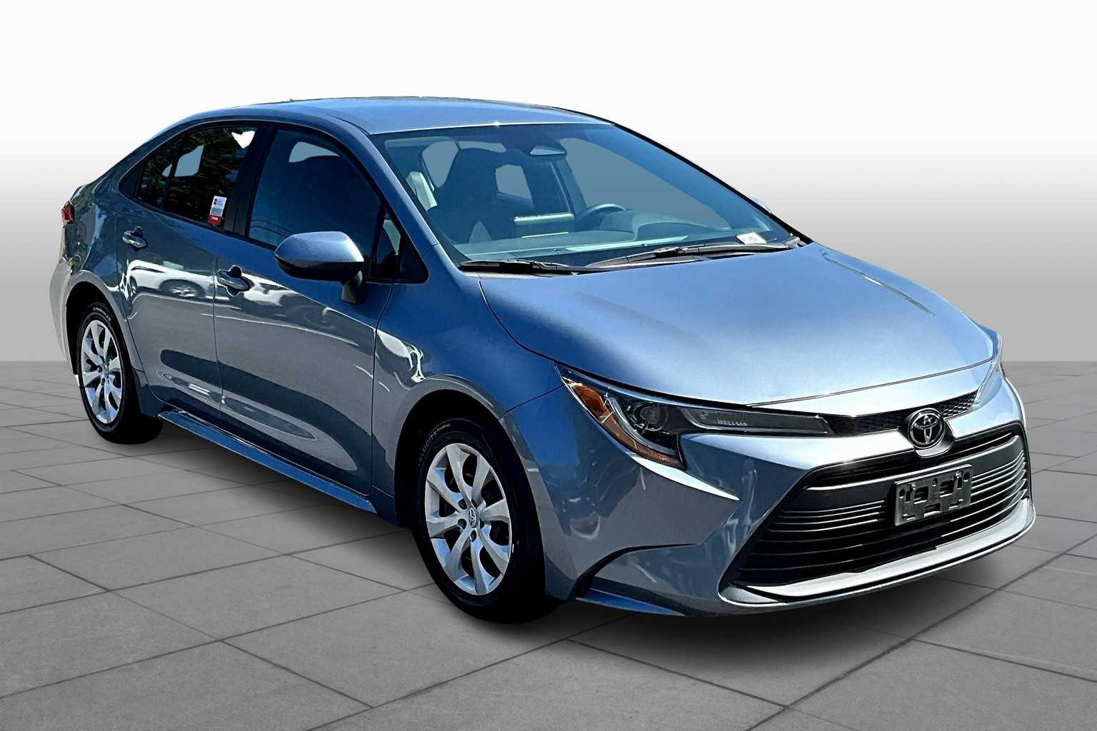 2024 Toyota Corolla LE photo 2