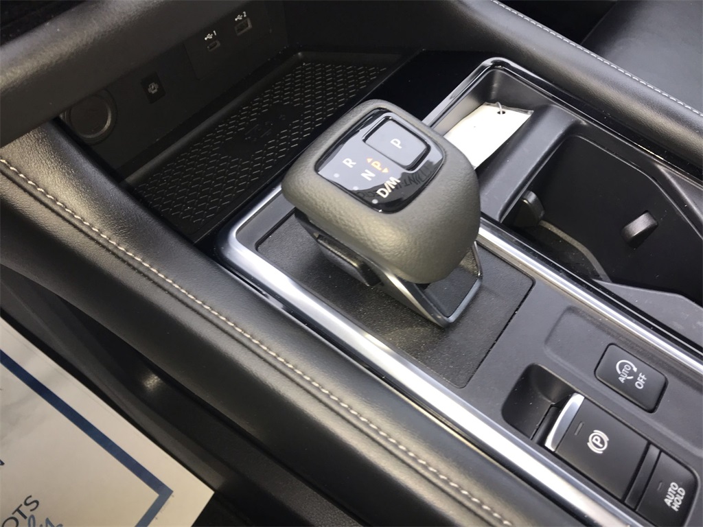 2024 Nissan Pathfinder SL photo 18