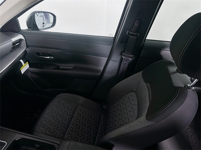 2025 Nissan Kicks SV photo 21