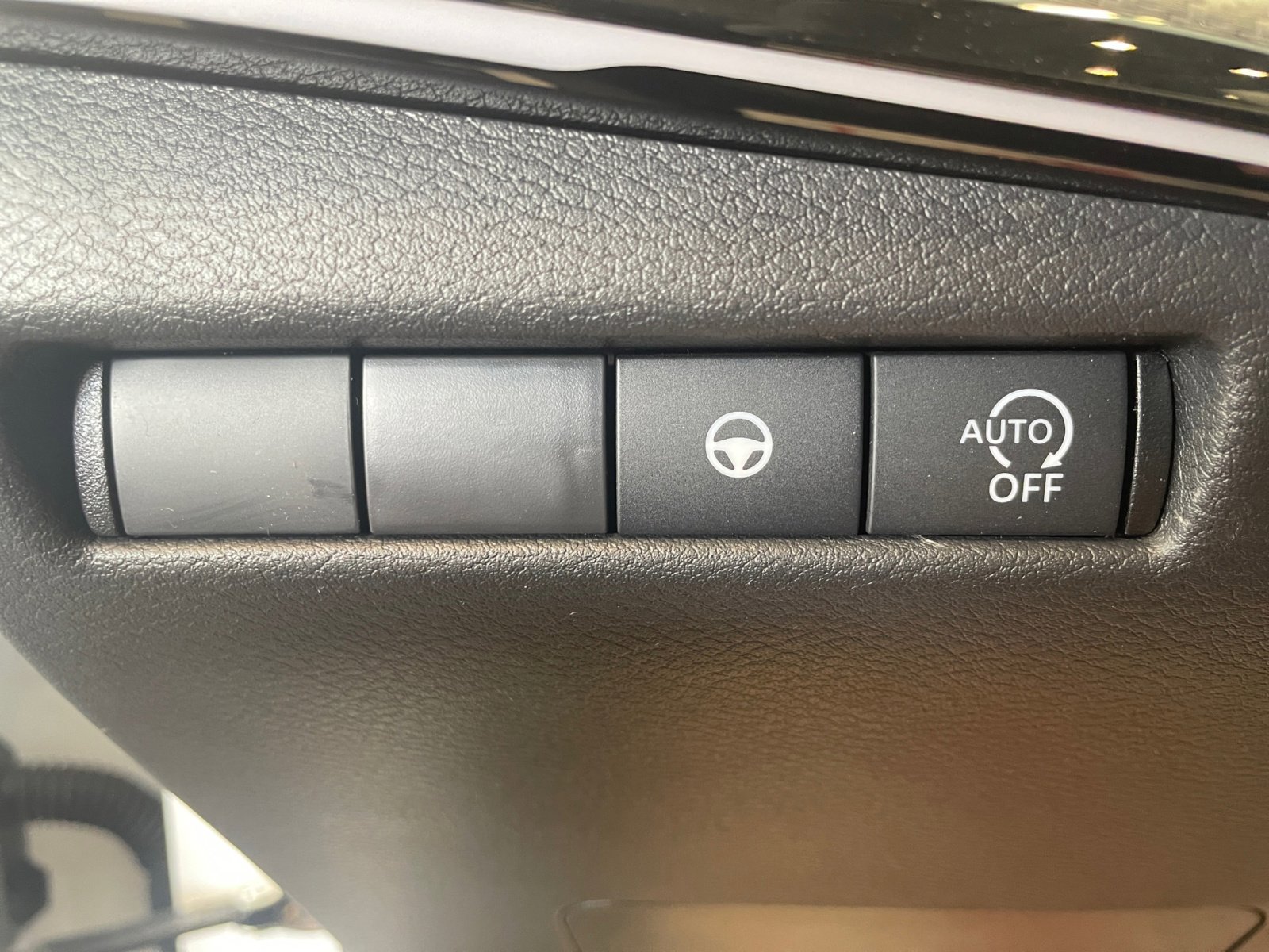 2025 Nissan Kicks SR photo 20