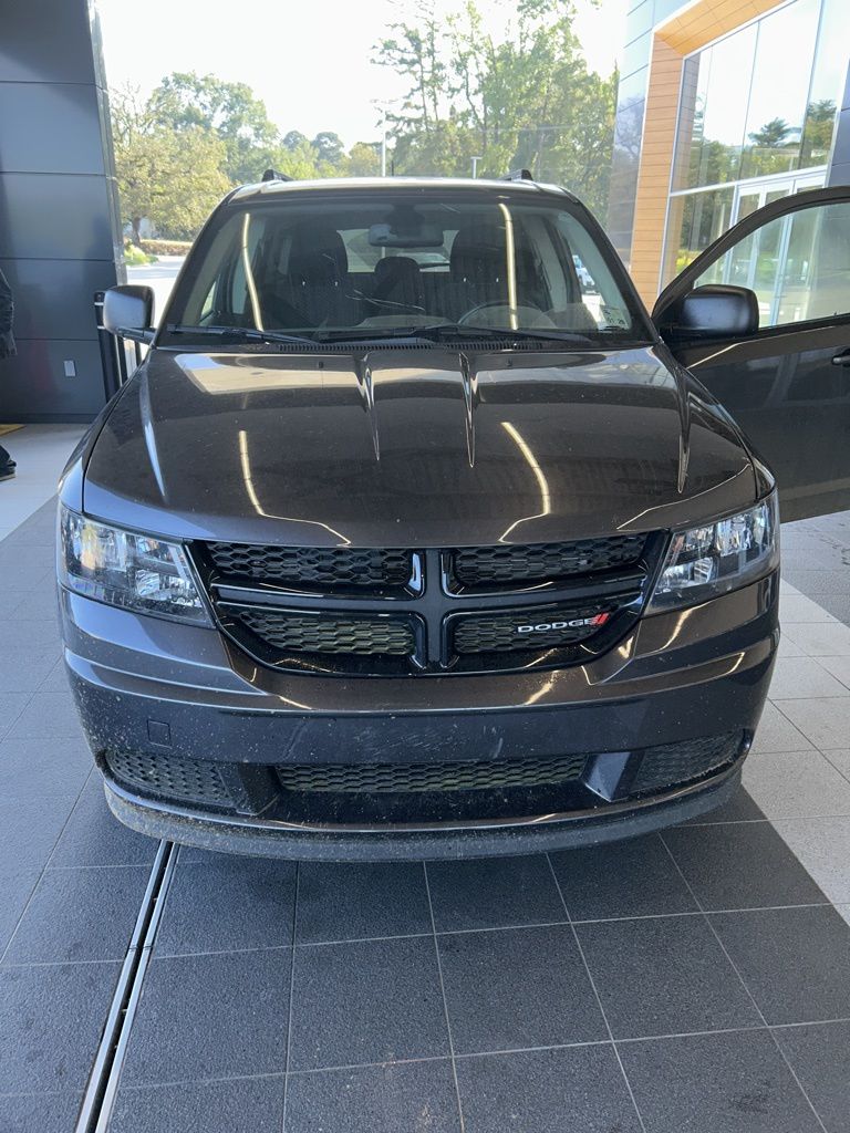 2020 Dodge Journey SE photo 2