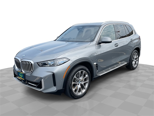 2024 BMW X5 50e's photo