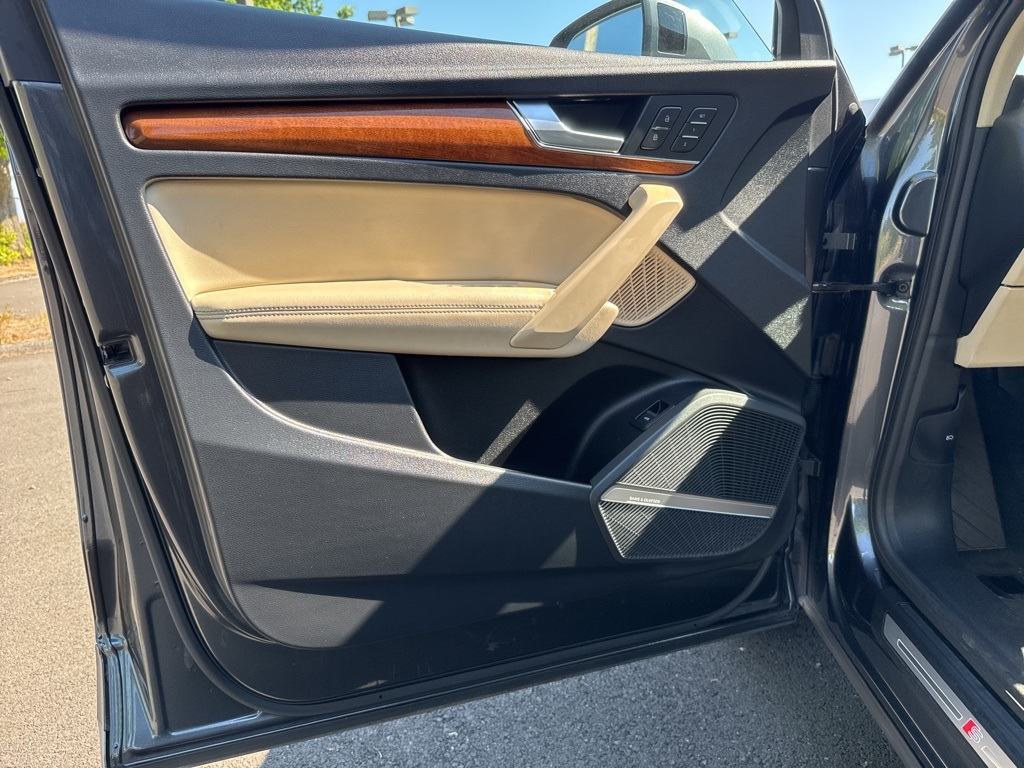 2023 Audi Q5 45 S line Premium photo 11