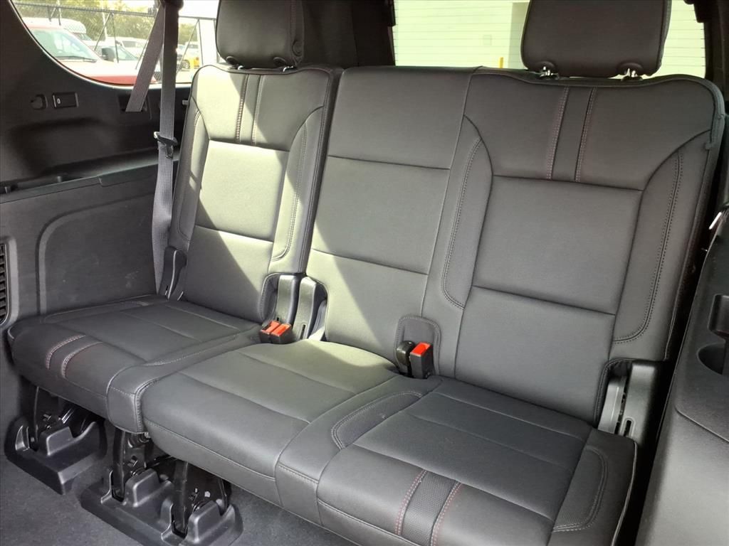 2022 CHEVROLET SUBURBAN - Image 13