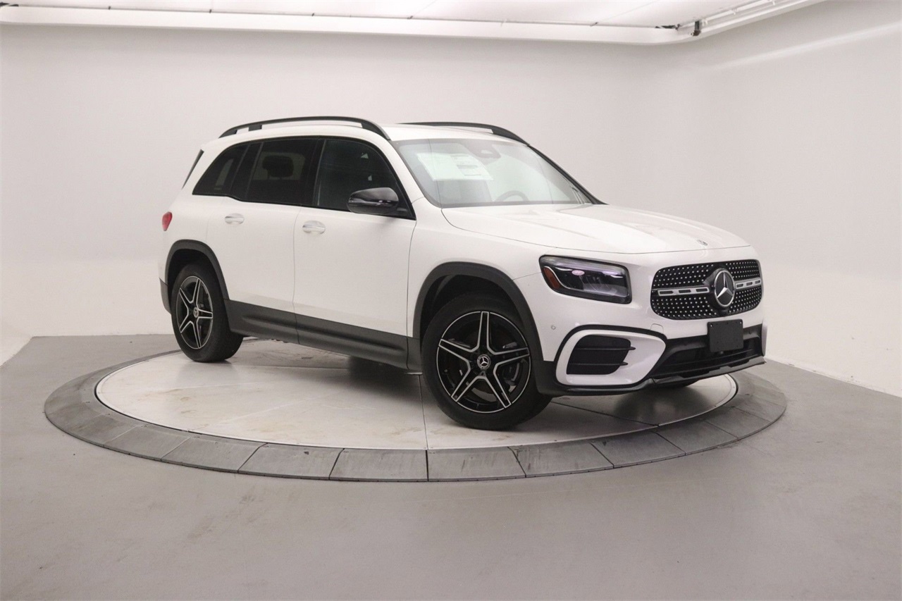 2025 Mercedes-Benz GLB Base's photo