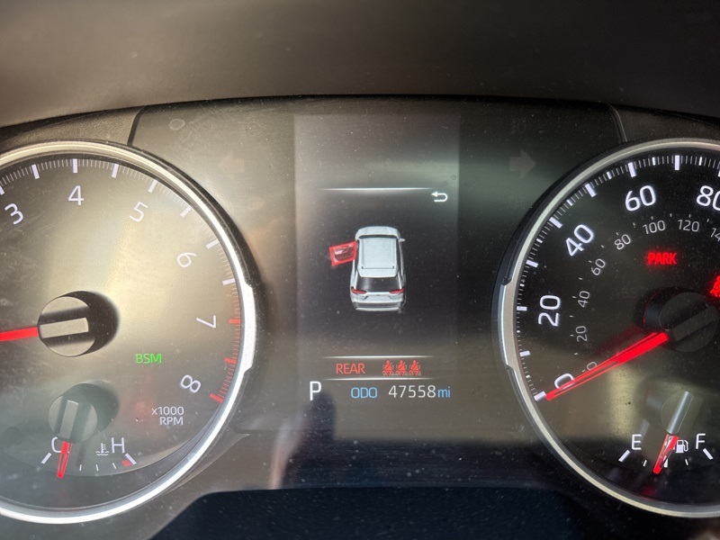 2021 Toyota RAV4 XLE Premium photo 13