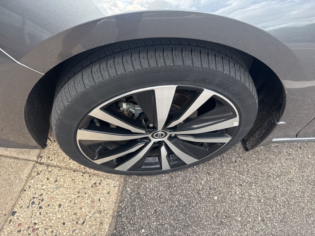 2022 Nissan Altima 2.5 SR photo 5
