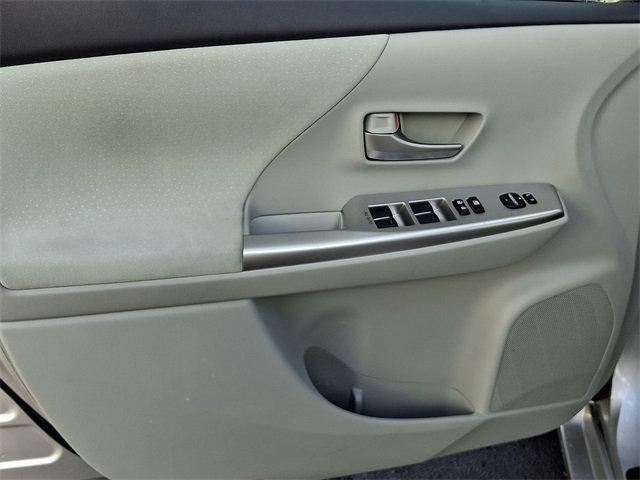 2012 Toyota Prius V Three photo 12