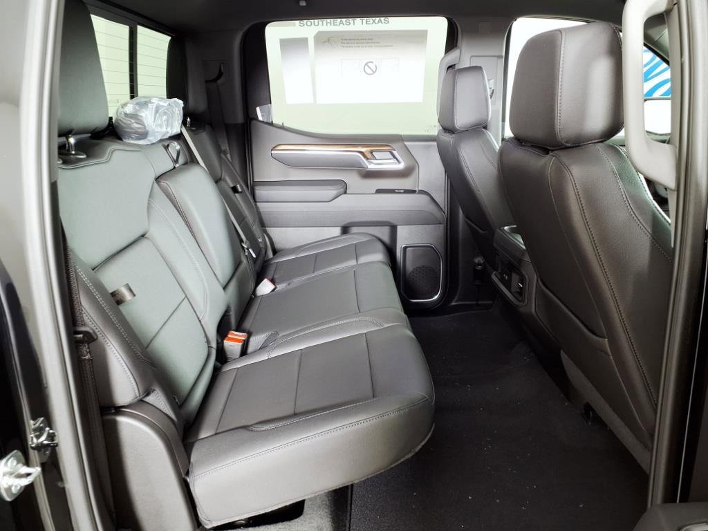 2025 Chevrolet Silverado 1500 LT photo 19