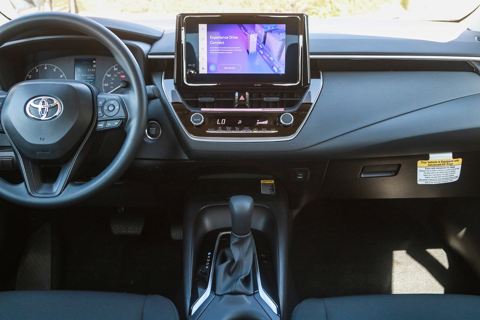 2025 Toyota Corolla LE photo 13
