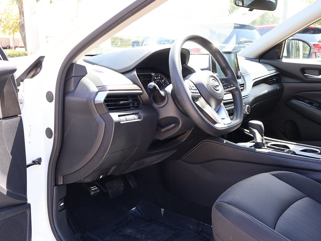 2023 Nissan Altima 2.5 SV photo 24