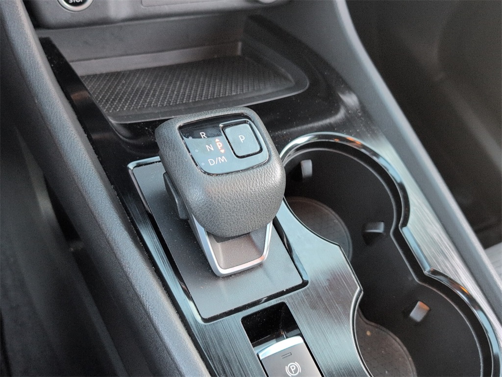 2023 Nissan Rogue SV photo 18