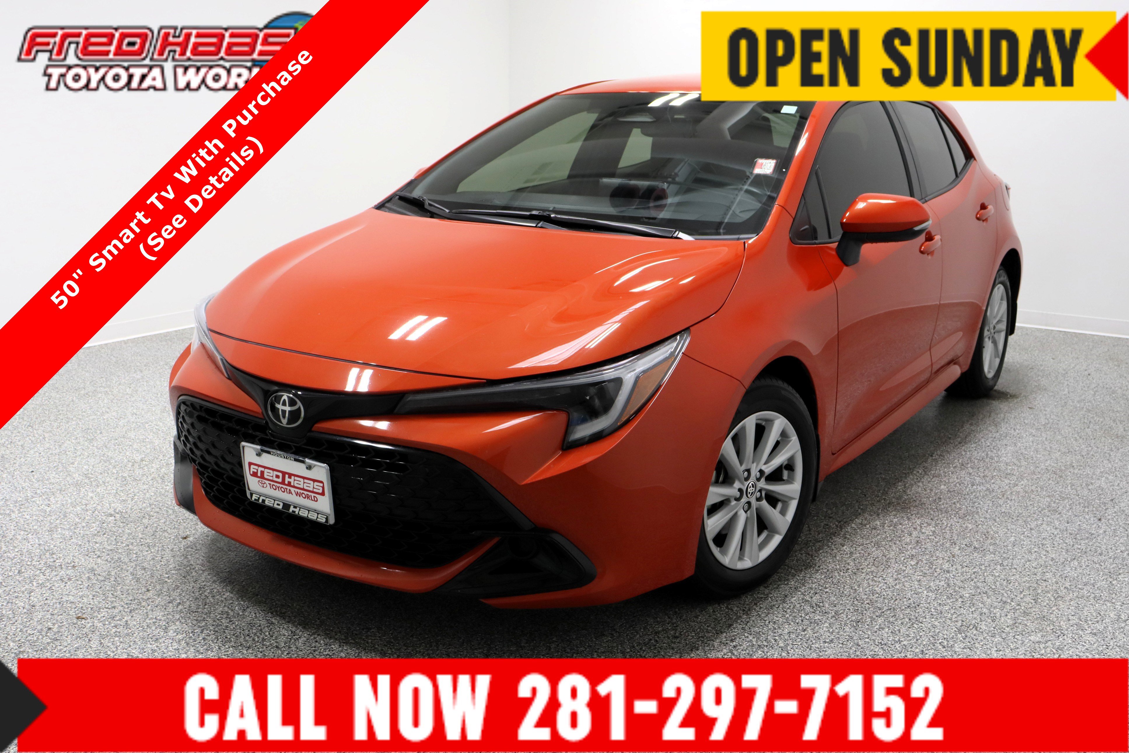 2025 Toyota Corolla Hatchback SE's photo