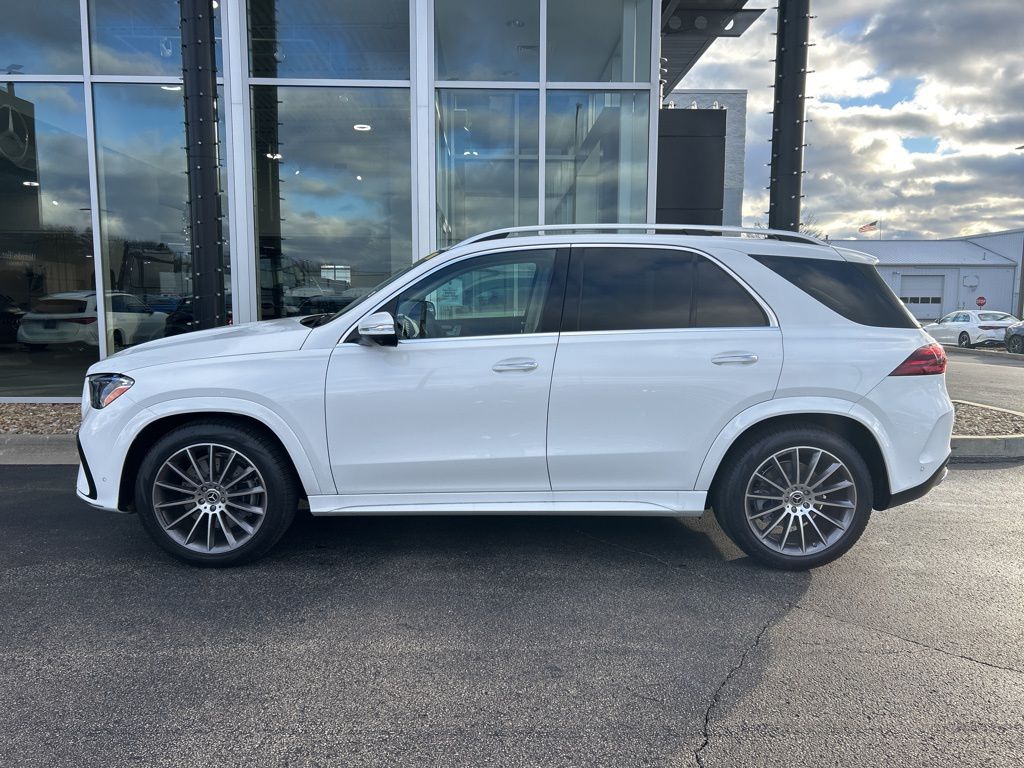 2025 Mercedes Benz GLE 350 4MATIC photo 2