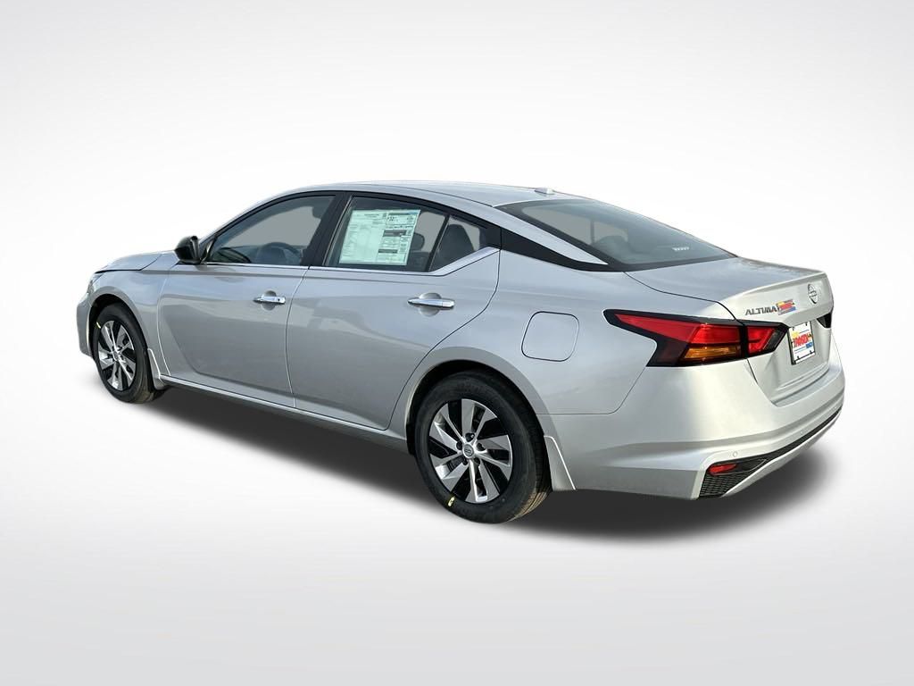 2025 Nissan Altima 2.5 S photo 4