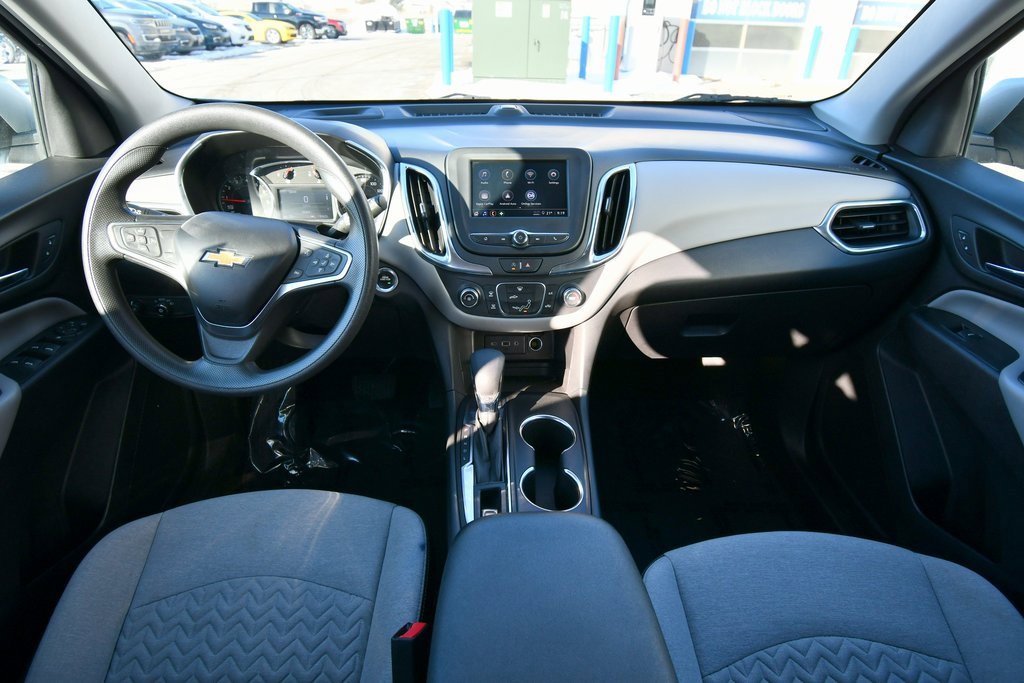 2022 Chevrolet Equinox LT photo 3