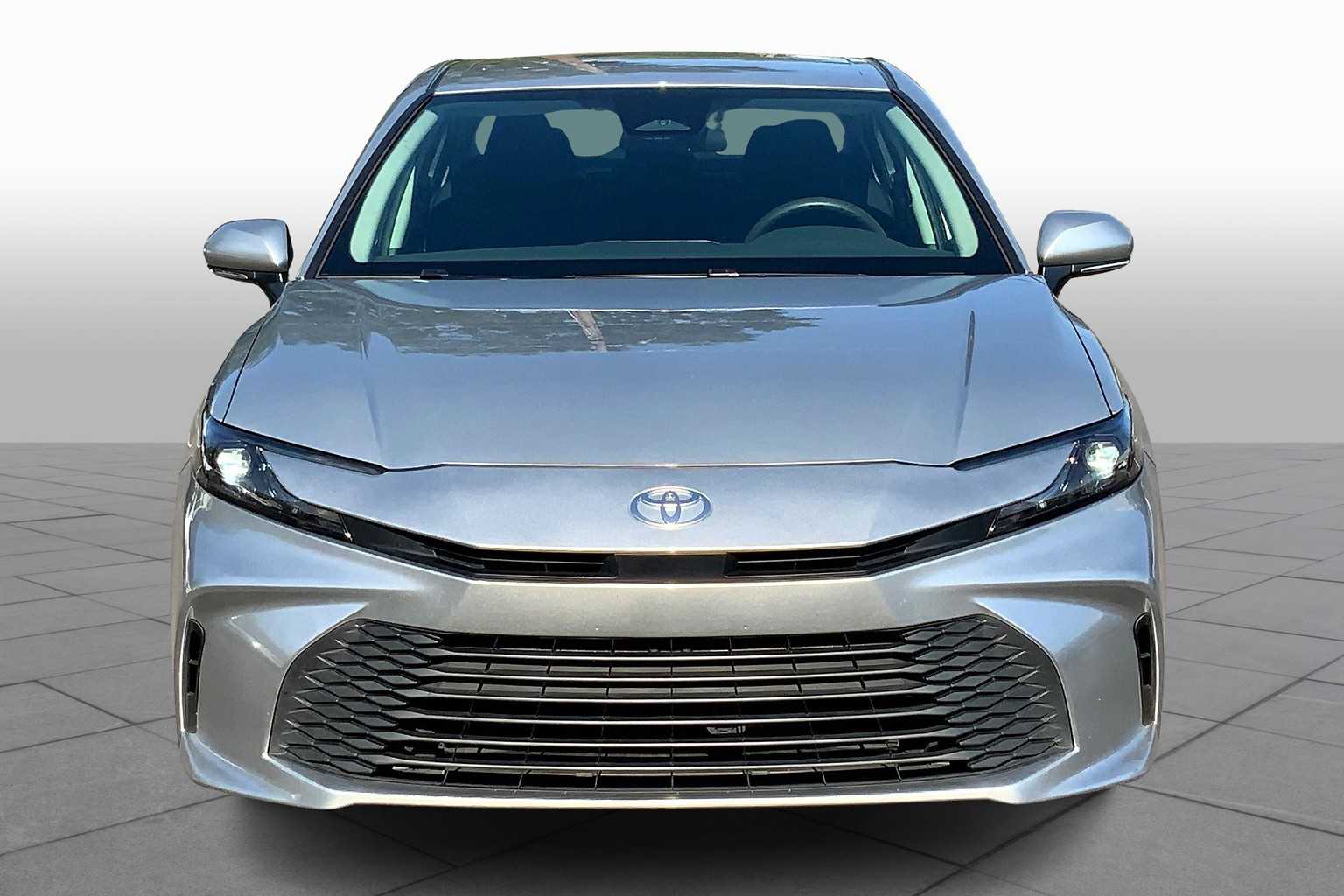 2025 Toyota Camry LE photo 3