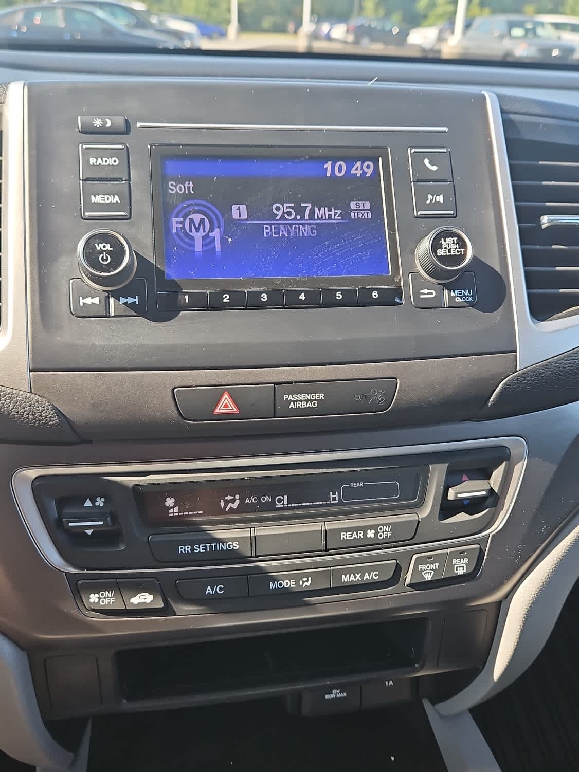 2019 Honda Pilot LX photo 2
