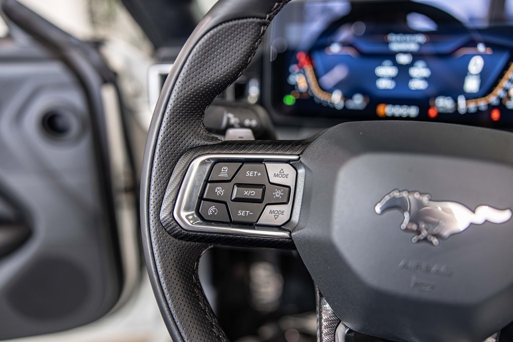 2025 FORD MUSTANG - Image 24