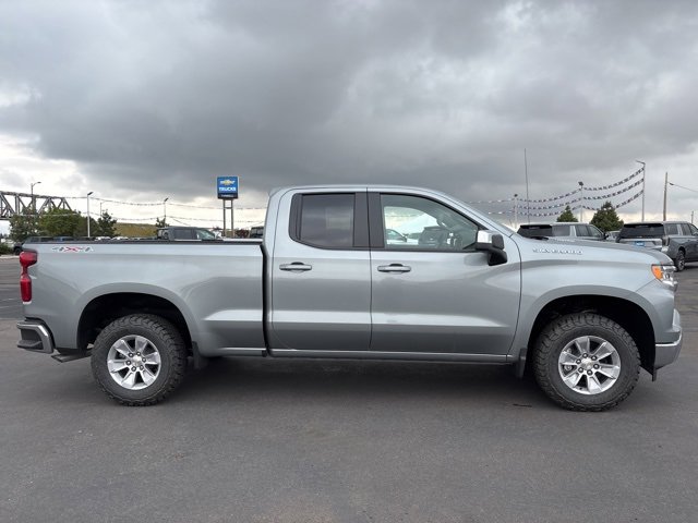 2025 Chevrolet Silverado 1500 LT1 photo 4