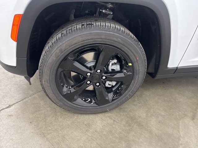 2025 Jeep Grand Cherokee Altitude X photo 4