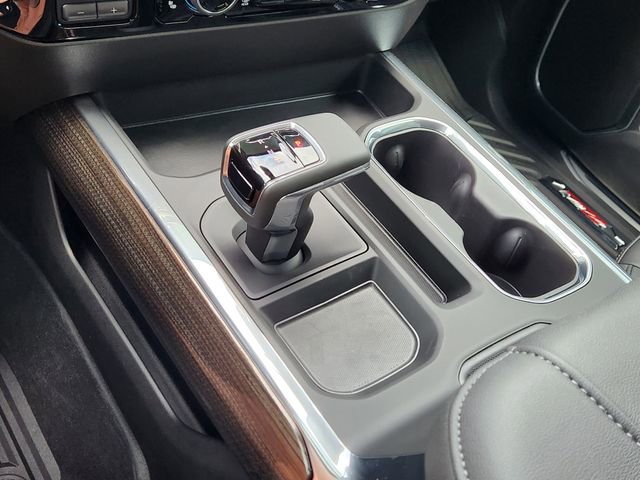 2025 Chevrolet Silverado 1500 LT photo 14