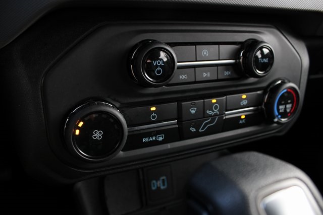 2023 Ford Bronco Base photo 8