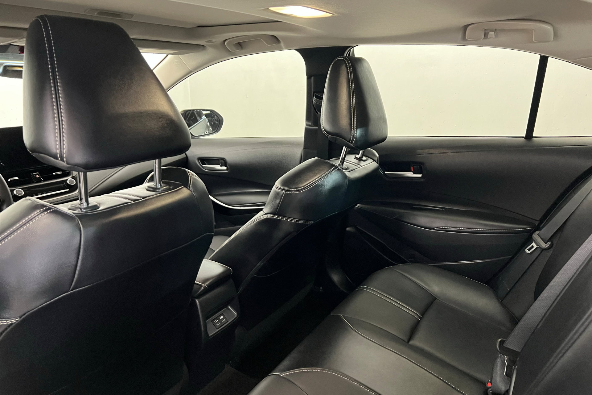 2024 Toyota Corolla Hybrid LE photo 18