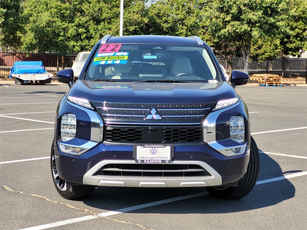 2023 Mitsubishi Outlander PHEV LE photo 3