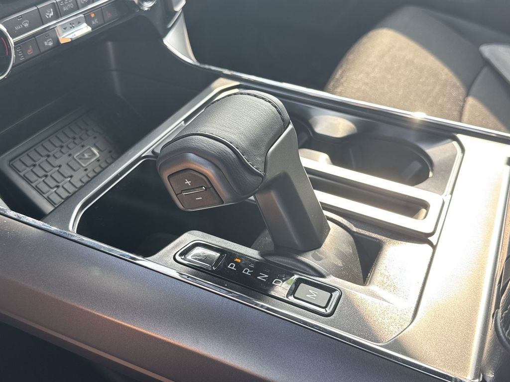 2025 Ford F-150 XLT photo 21