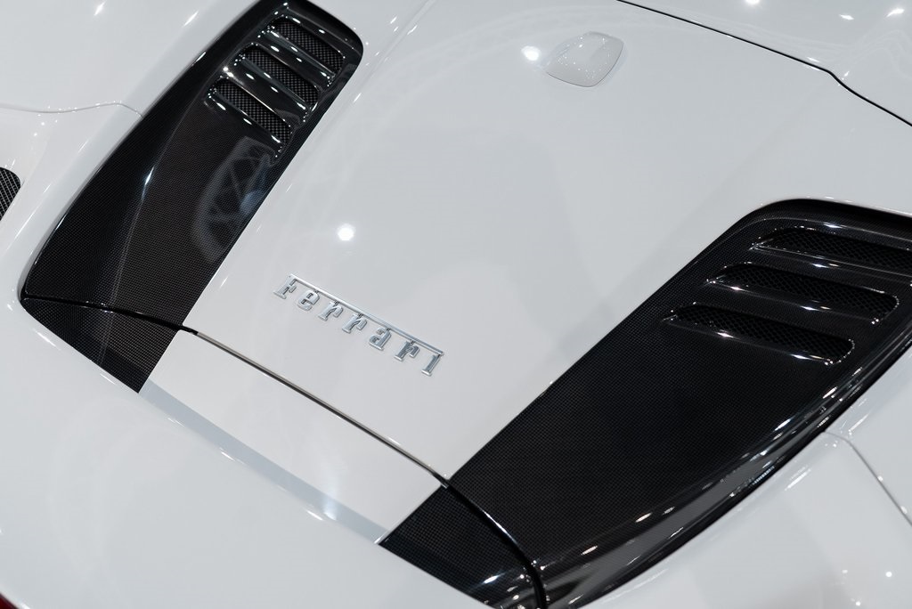 2023 Ferrari F8 Spider Base photo 18