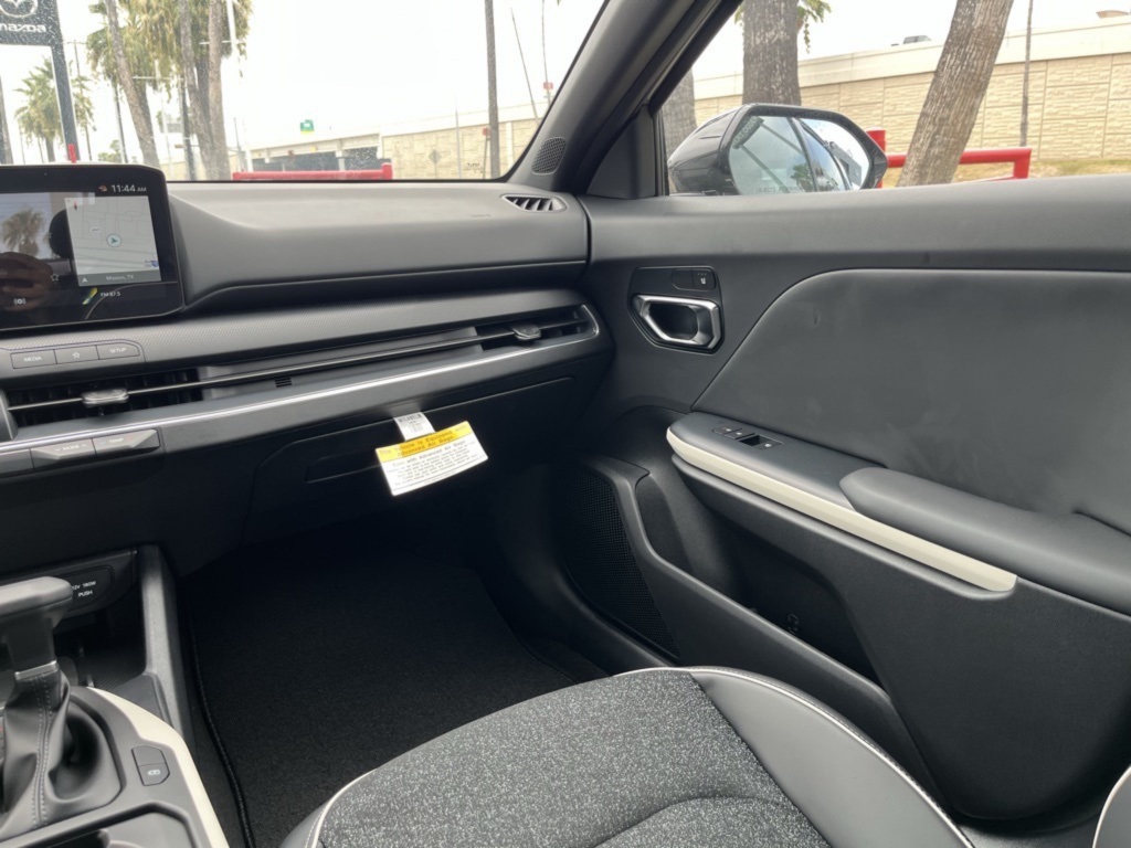 2025 Kia K4 GT-Line photo 16
