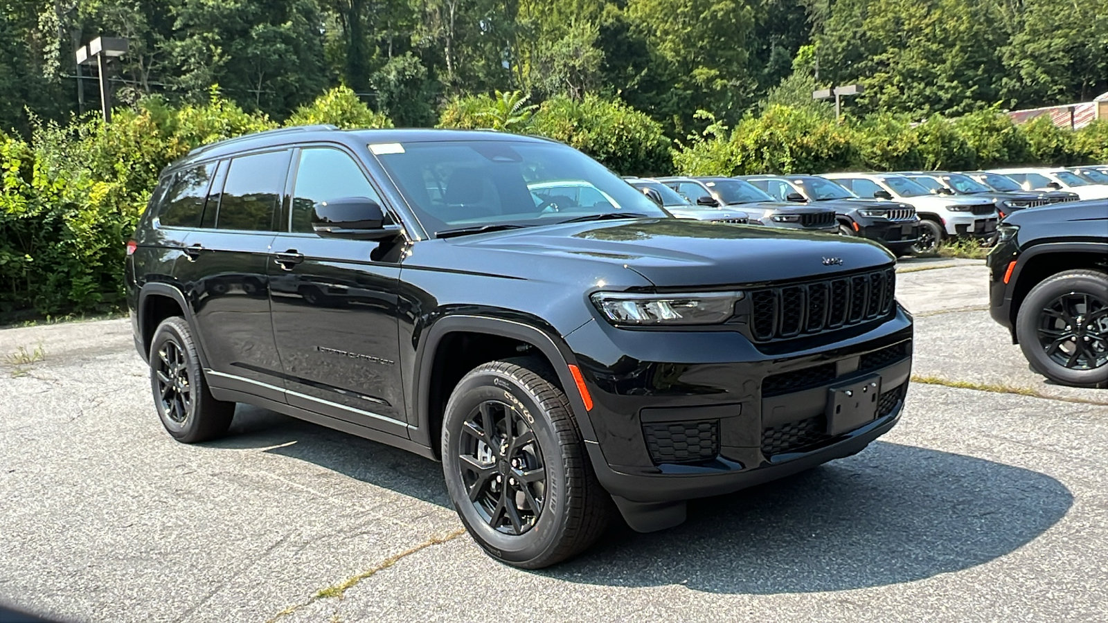2025 Jeep Grand Cherokee Altitude X photo 3